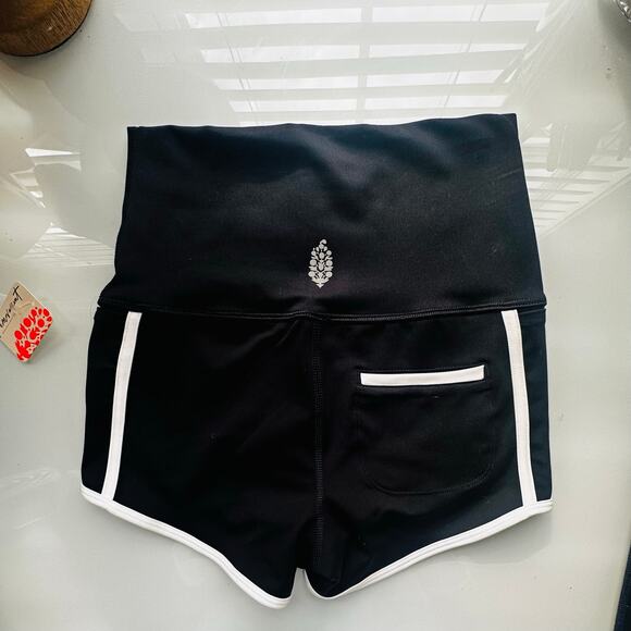NWT FP Movement Black w/ White Piping Island Time High Waisted Shorts, Size S - Picture 6 of 11